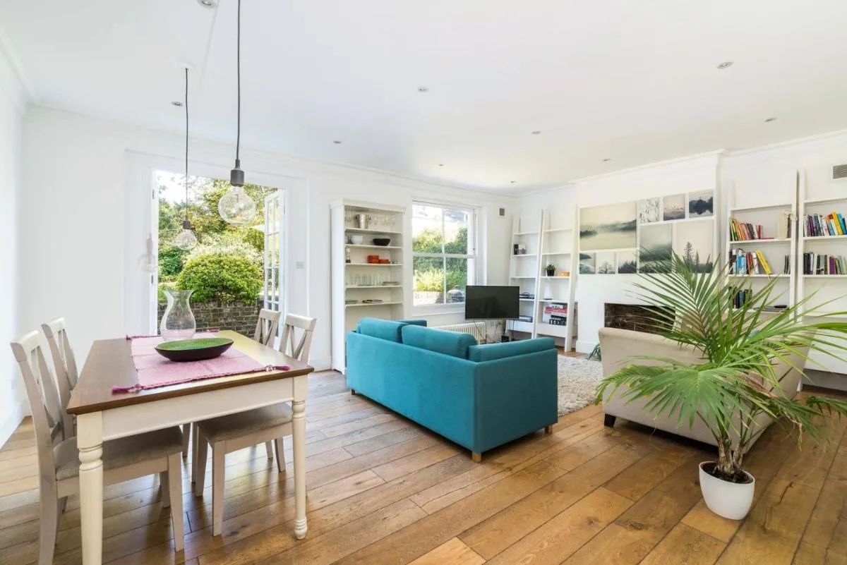 Image 4 of Fantastic 3 Bedroom Flat West Hampstead