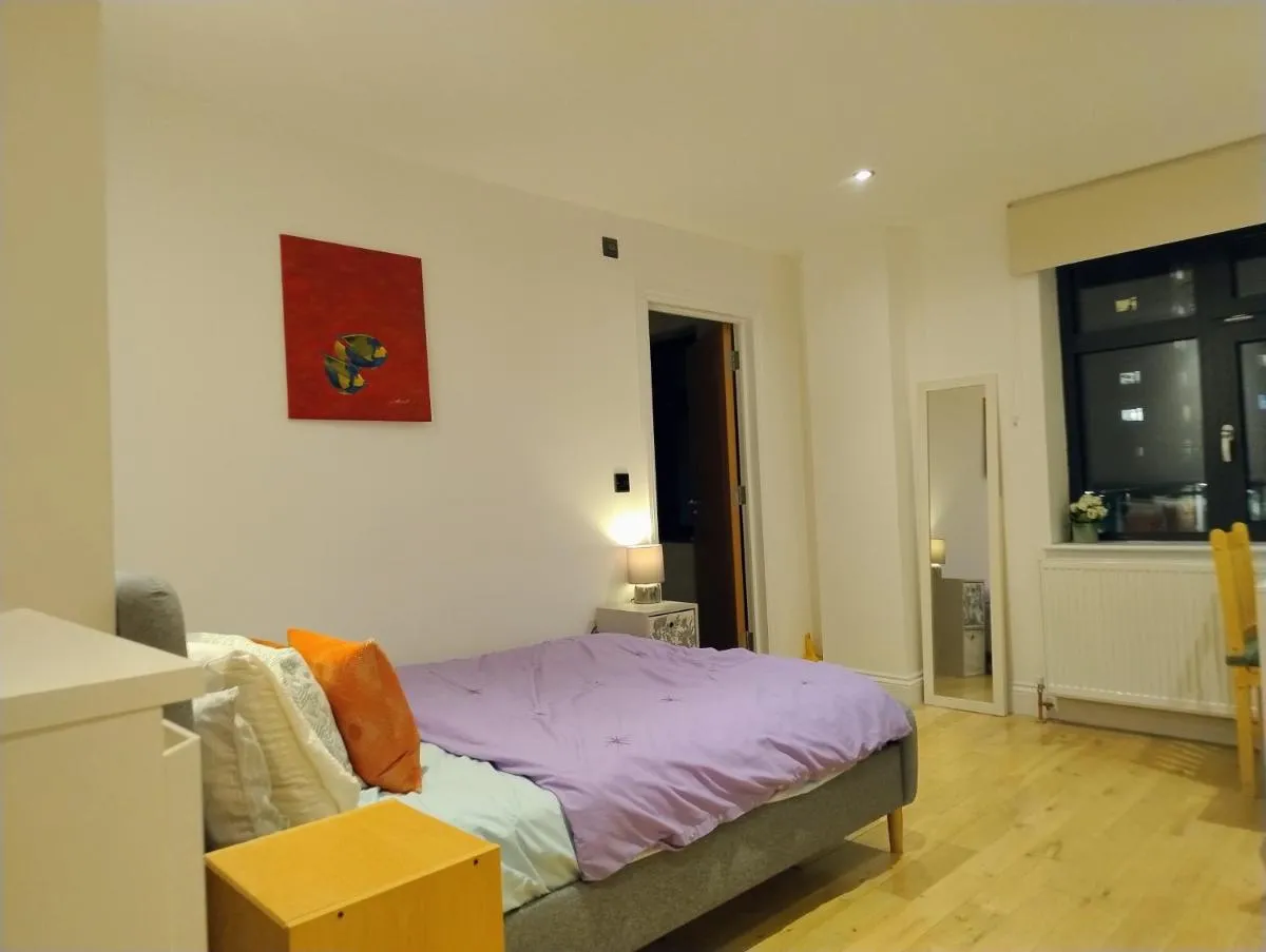Image 2 of Fantastic location Ensuite luxury Shoreditch Hoxton spitalfields Liverpool st London Bridge city 2 Room only luxury Doubles for 5 guests