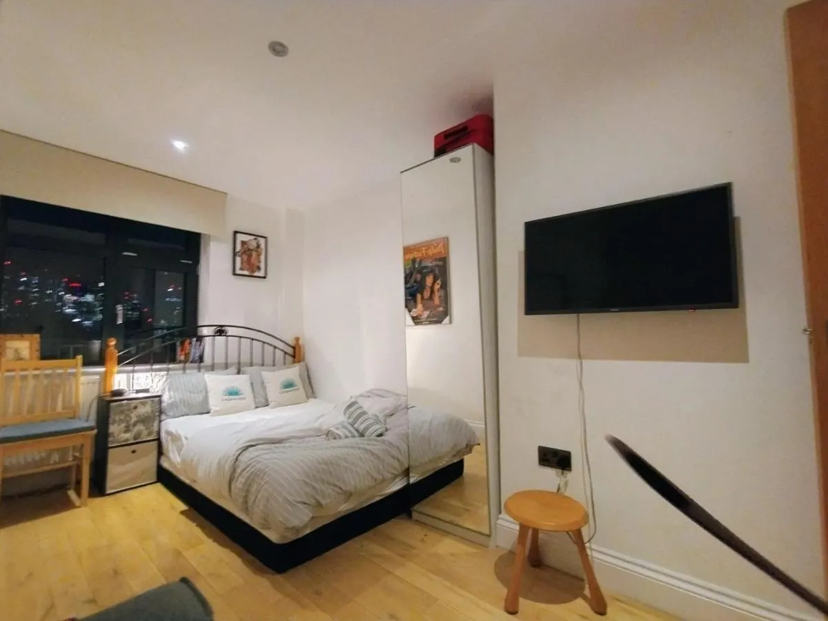Image 3 of Fantastic location Ensuite luxury Shoreditch Hoxton spitalfields Liverpool st London Bridge city 2 Room only luxury Doubles for 5 guests