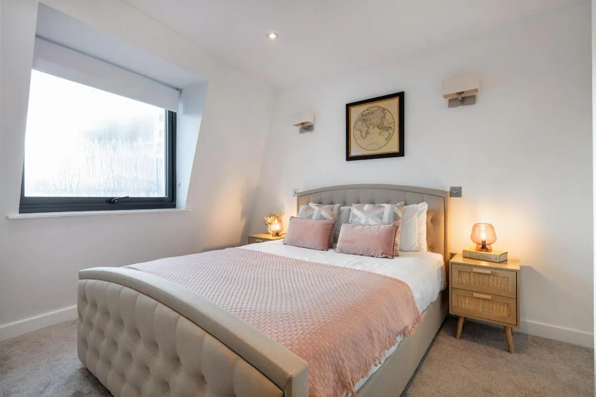 Image 4 of Farringdon/St Pancras penthouse