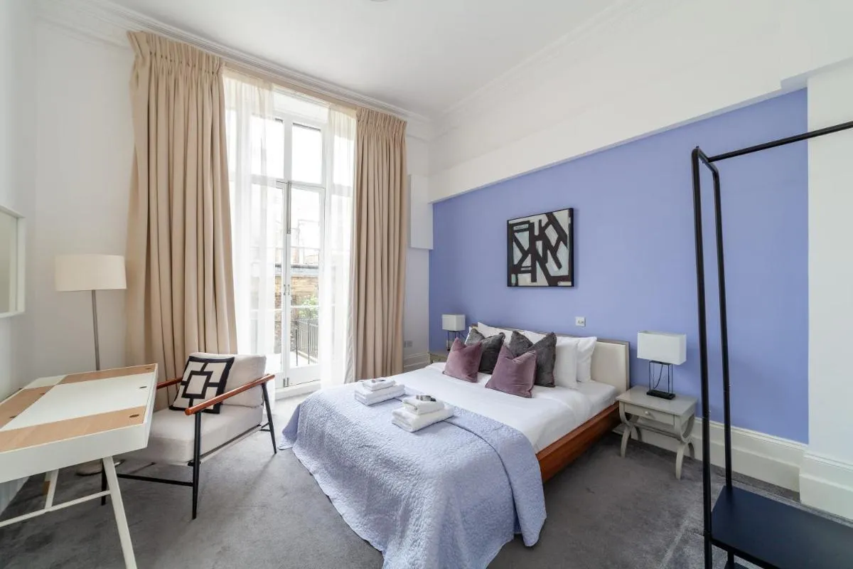 Image 3 of Fascinating 1 BDR Apt w Terrace, Paddington