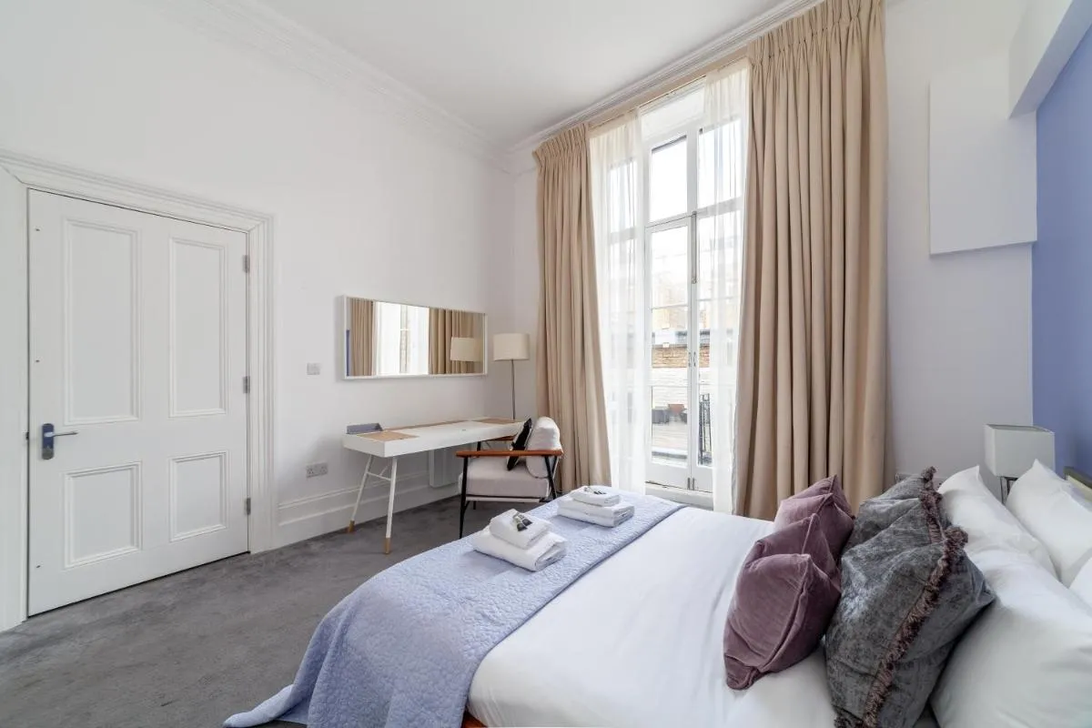 Image 5 of Fascinating 1 BDR Apt w Terrace, Paddington