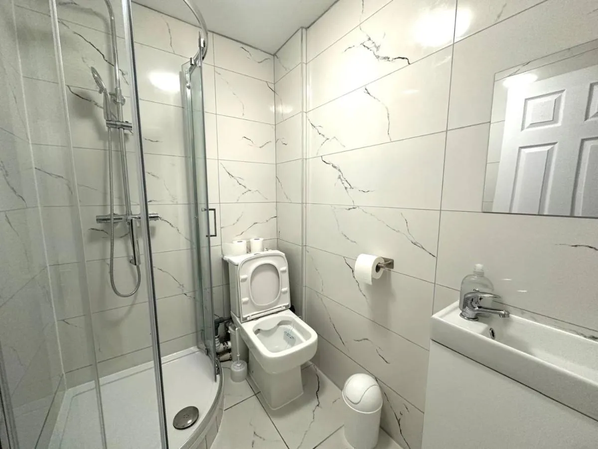 Image 3 of Finsbury Park Studio Apartments