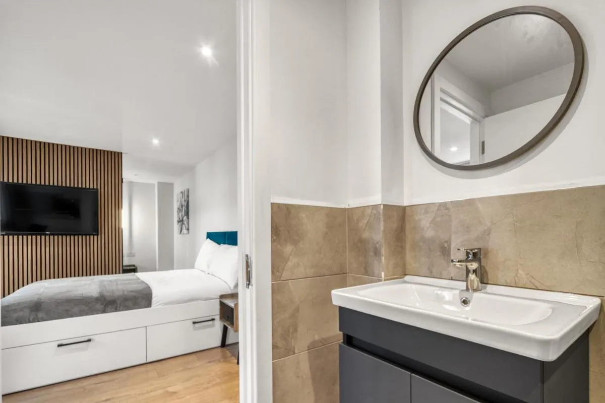 Image 3 of Finsbury Park Zone 2 apartment