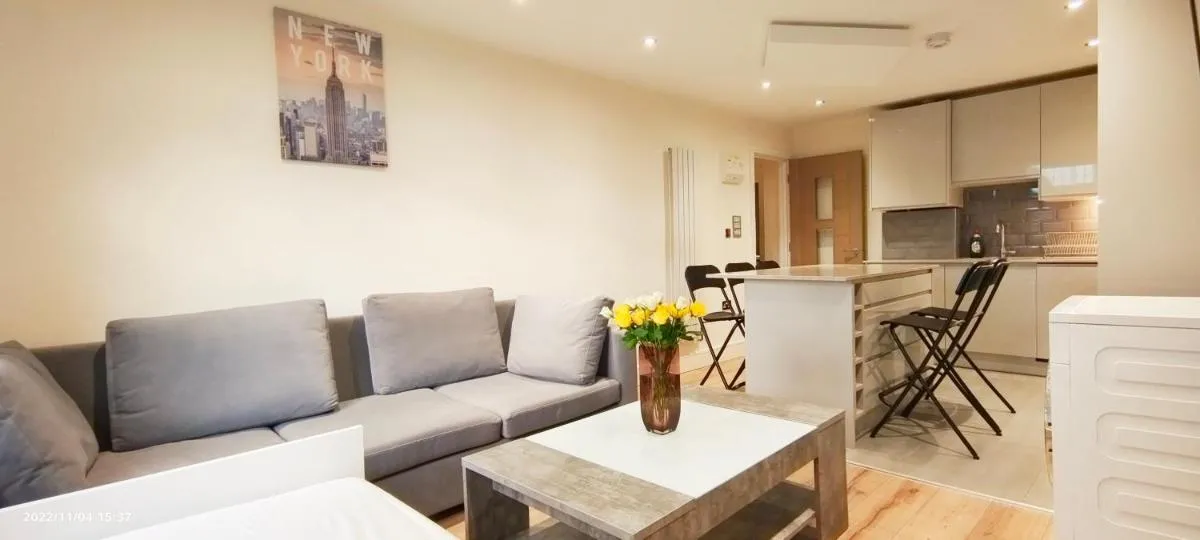 Image 4 of First floor Flat 1 Northwood