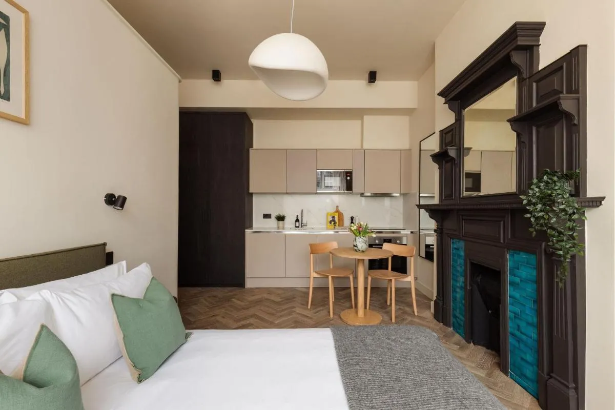 Image 3 of FiveM West Hampstead – South