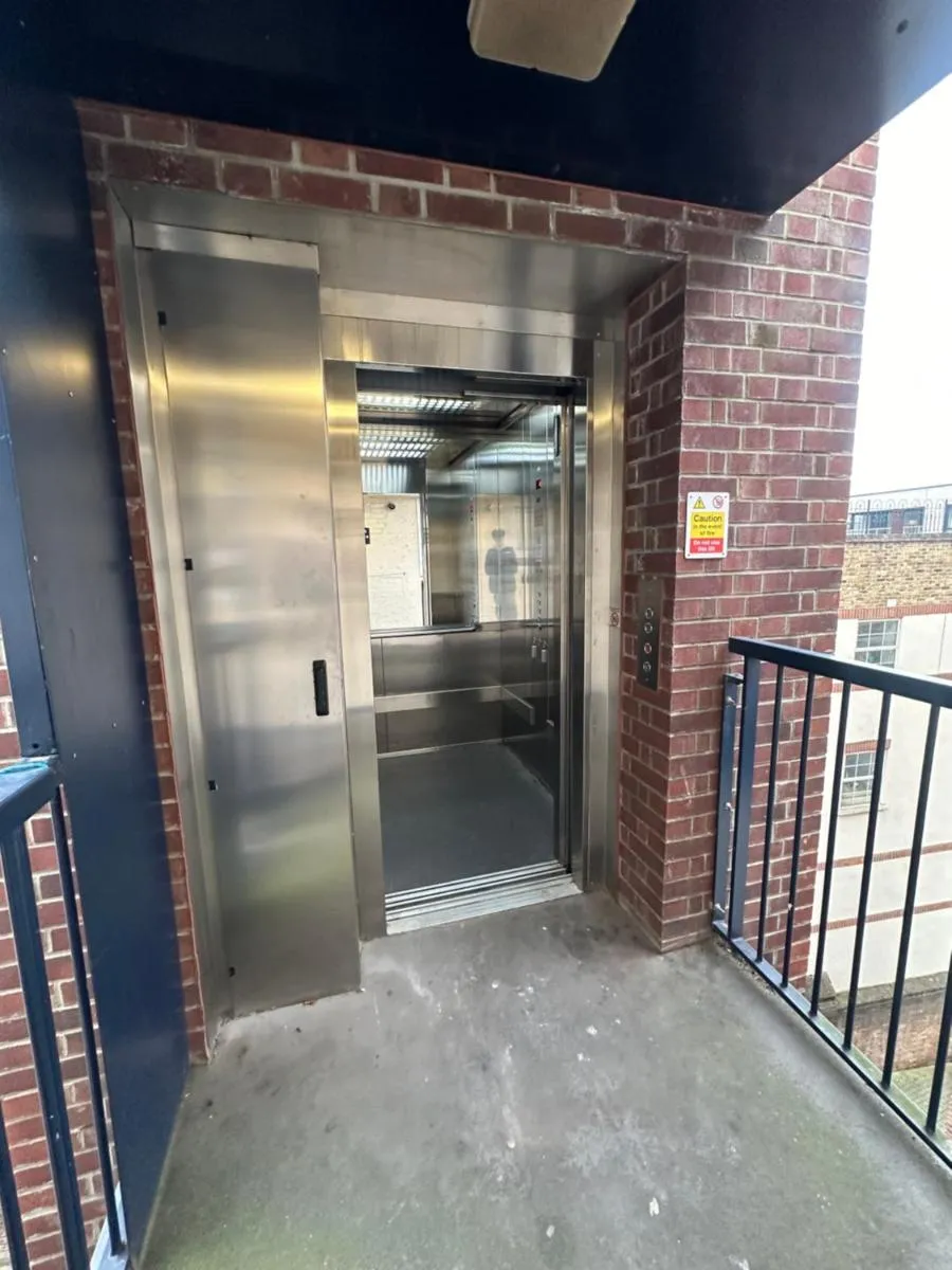 Image 3 of Flat in Aldgate East, London