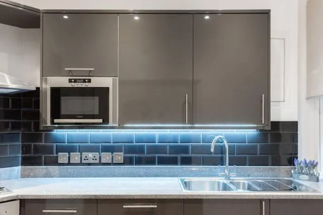 Image 3 of Fleet Street Apartment 3