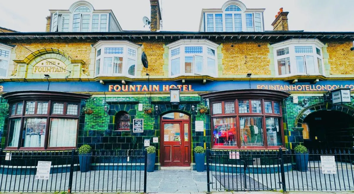 Image 3 of Fountain Hotel