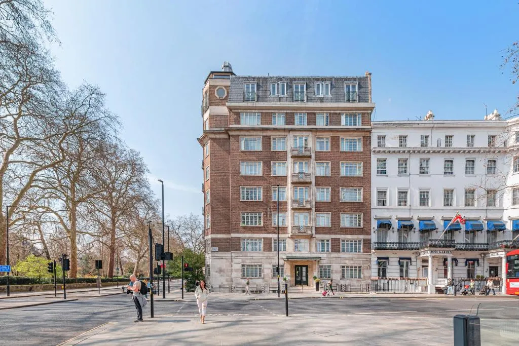 Image 1 of Fountain House Apartments – London
