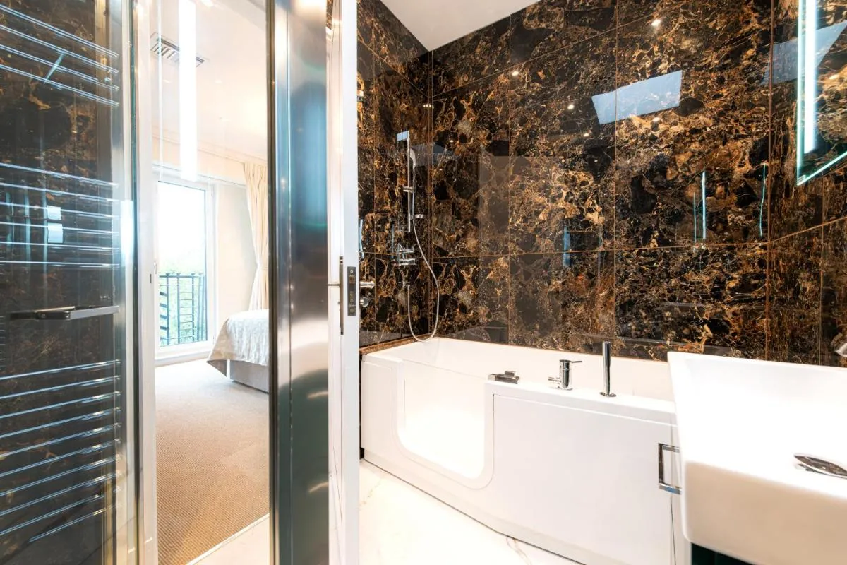 Image 3 of Fountain House Apartments – London