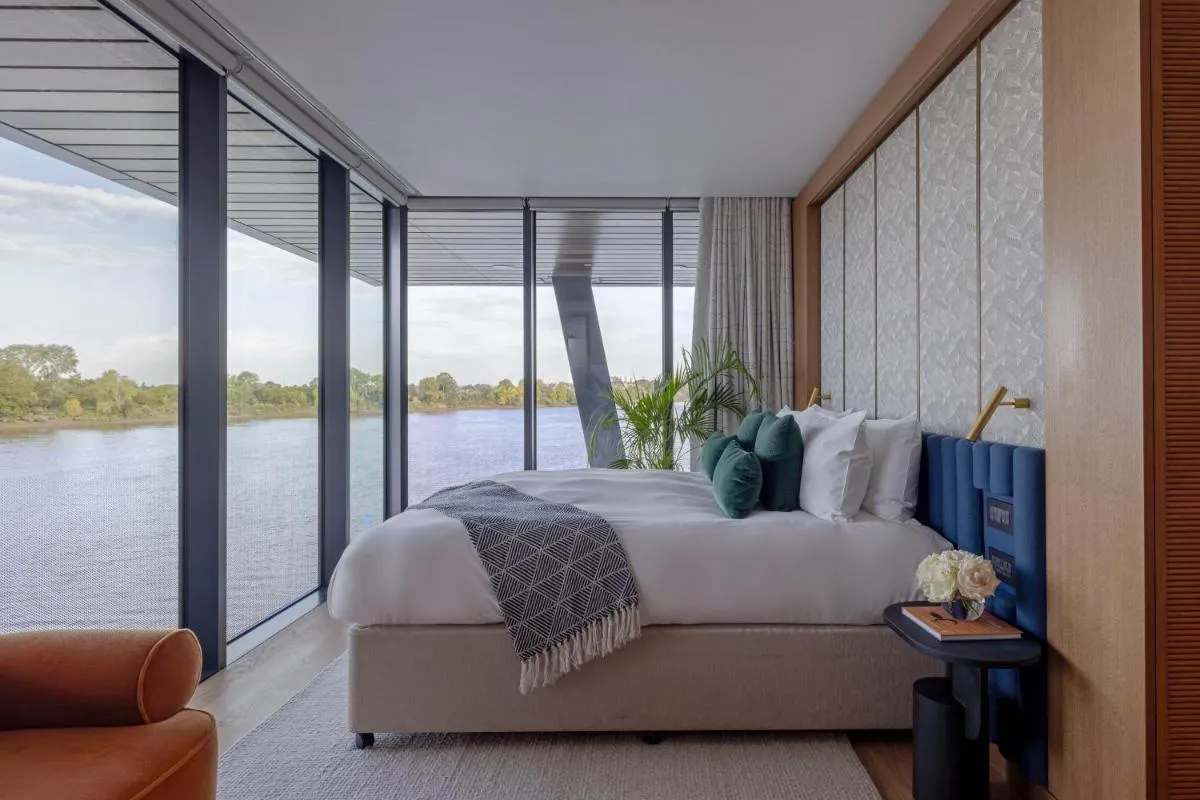Image 3 of Fulham Pier Hotel