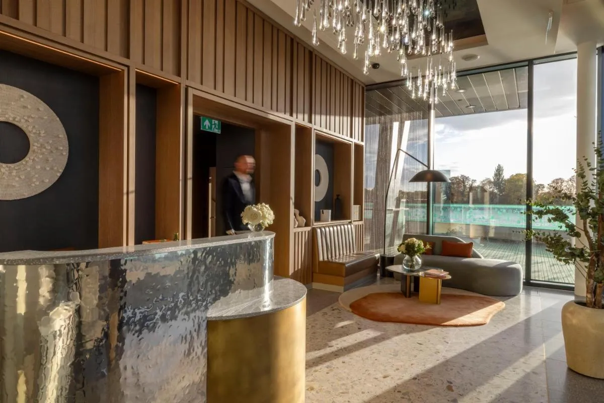Image 4 of Fulham Pier Hotel