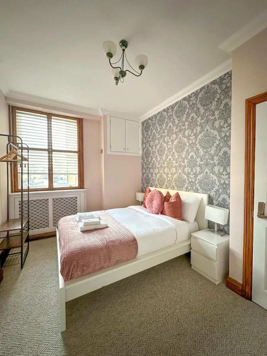 Image 4 of Fulham Rooms