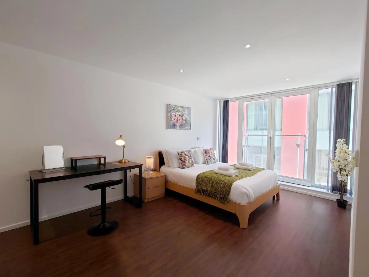 Image 4 of Fully Serviced Two Bed Apartment by ExCeL & O2