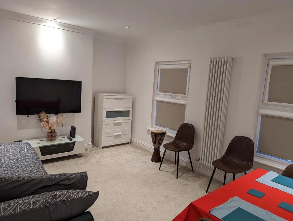 Image 5 of Fully-equipped flat in the city of London.