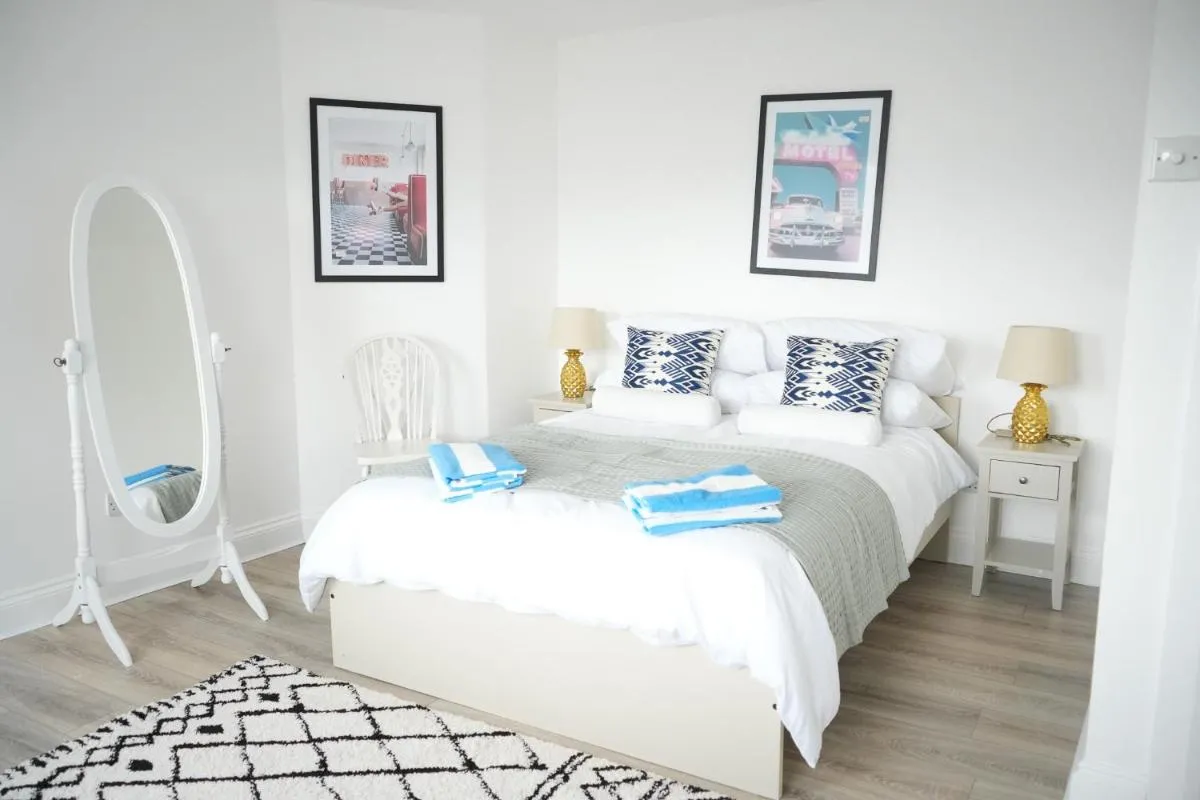 Image 5 of Fun Energetic Oasis in Islington – Sleeps6
