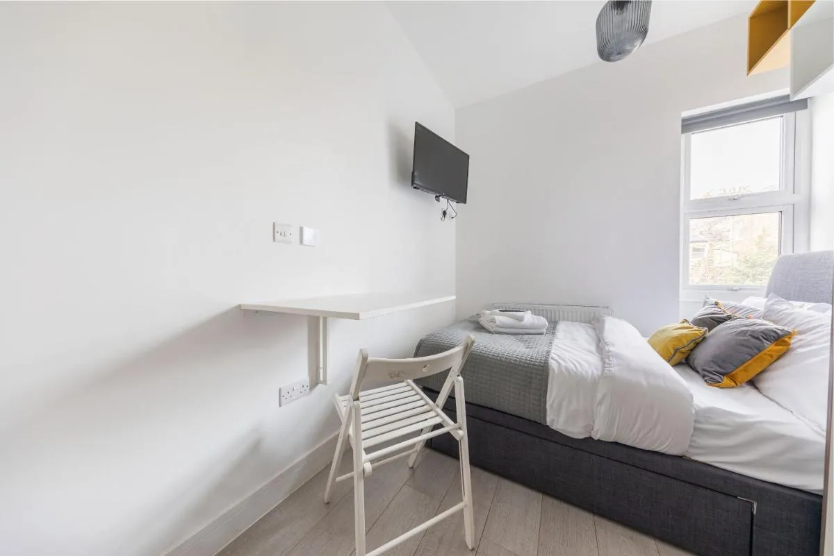 Image 2 of Functional Budget Stay with Wi-Fi and Laundry Facilities near Tube Station