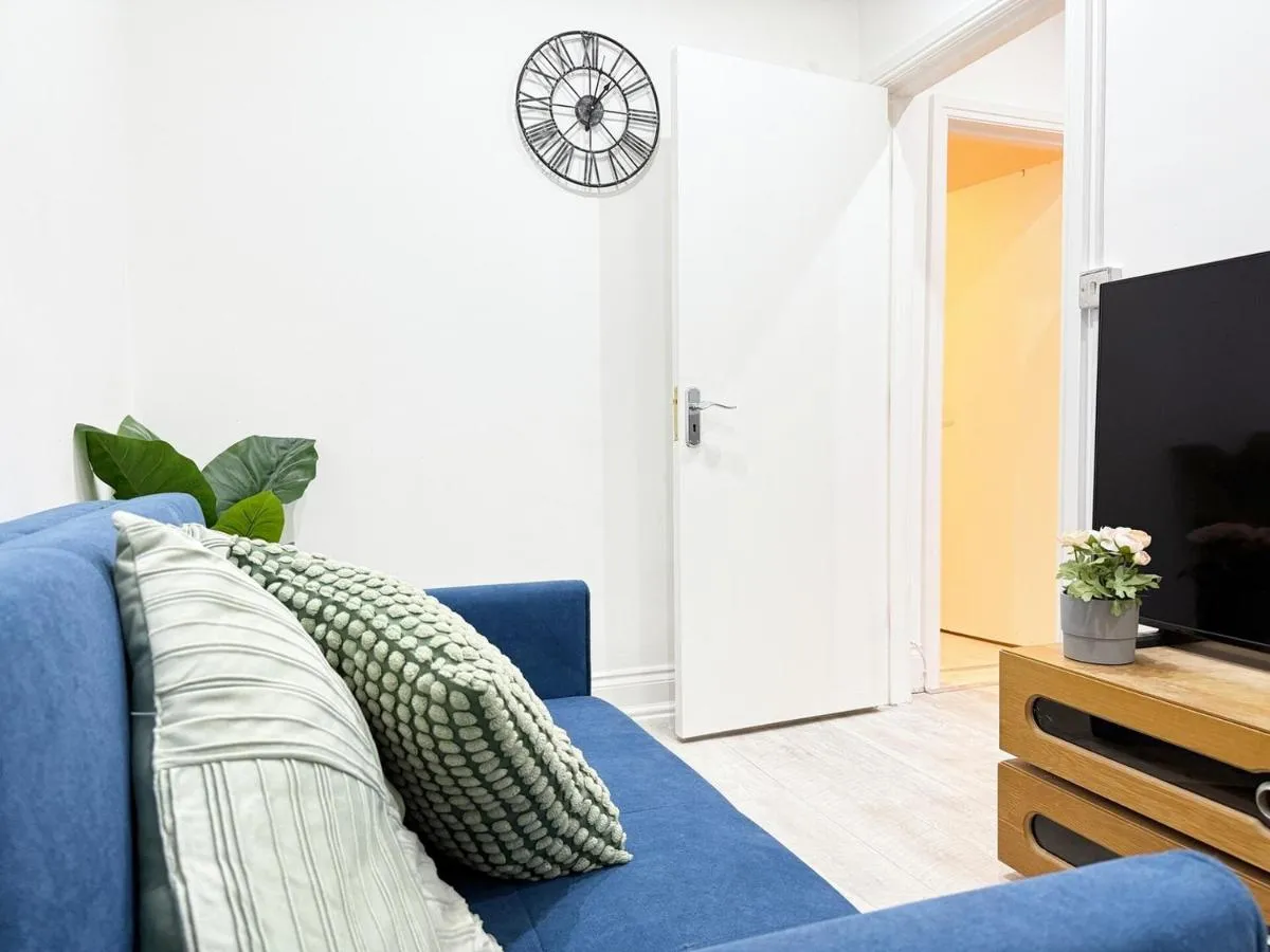Image 3 of Garden Apartment with Free Parking near Wembley