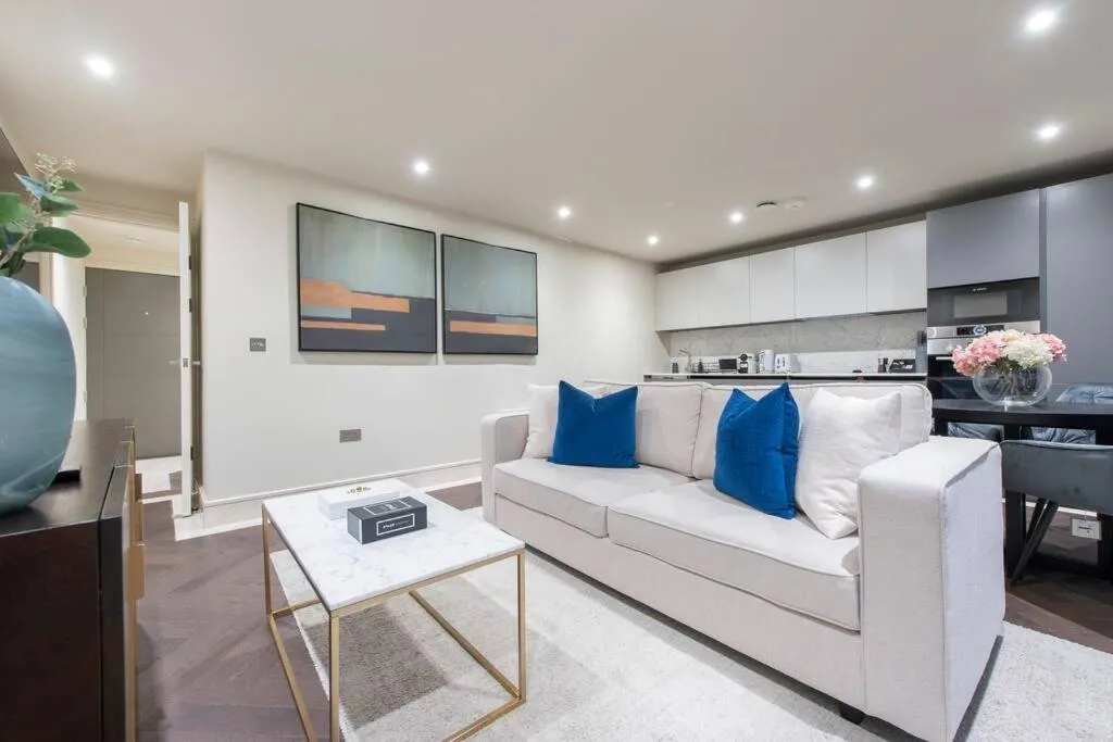 Image 1 of Garden Haven Luxe 1BR 1BA Chigwell Retreat CHCL F1