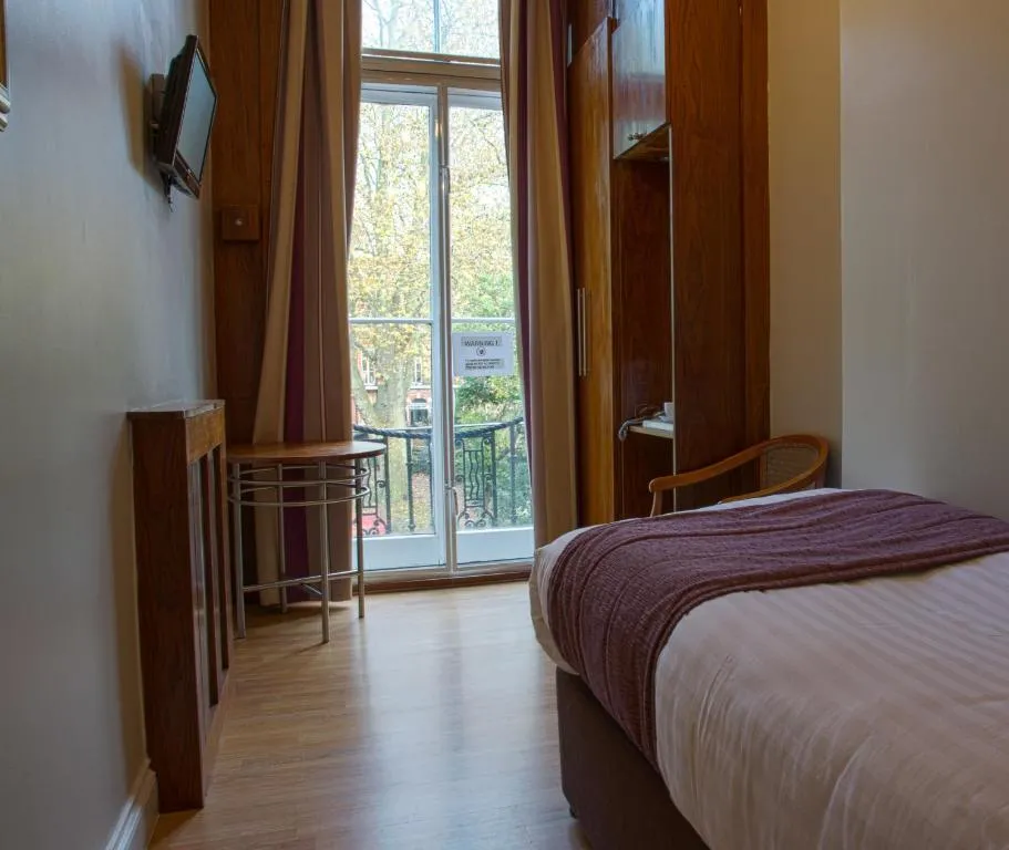Image 1 of Garden View Hotel