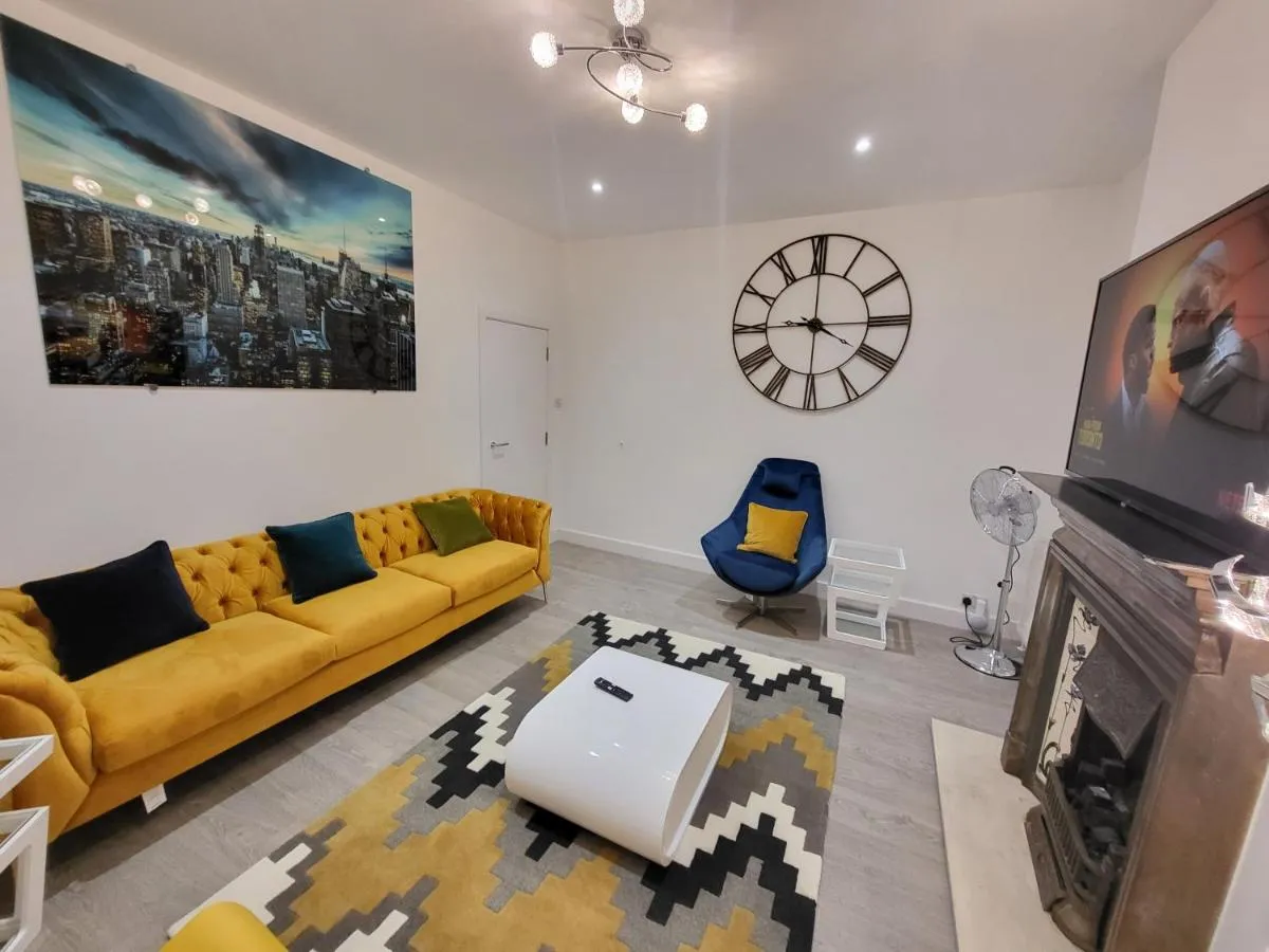 Image 5 of Garland Modern 4 Bedroom Central Apartment London