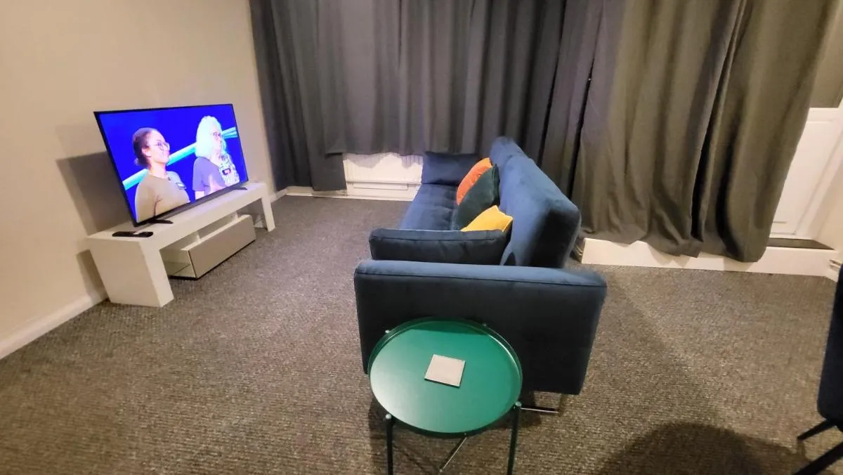 Image 5 of Garland Modern Spacious Flat, London