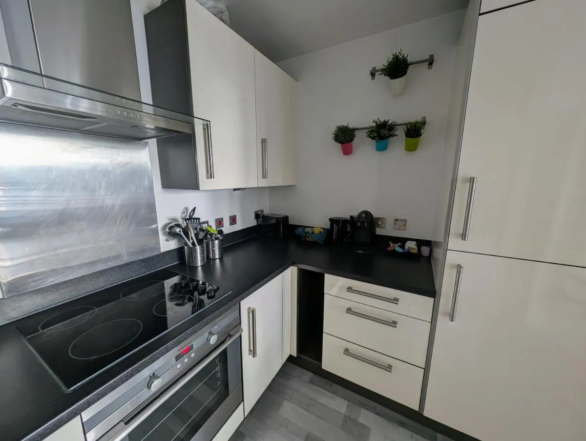 Image 4 of GioGio – Comfortable Stratford Flat with Stunning Views