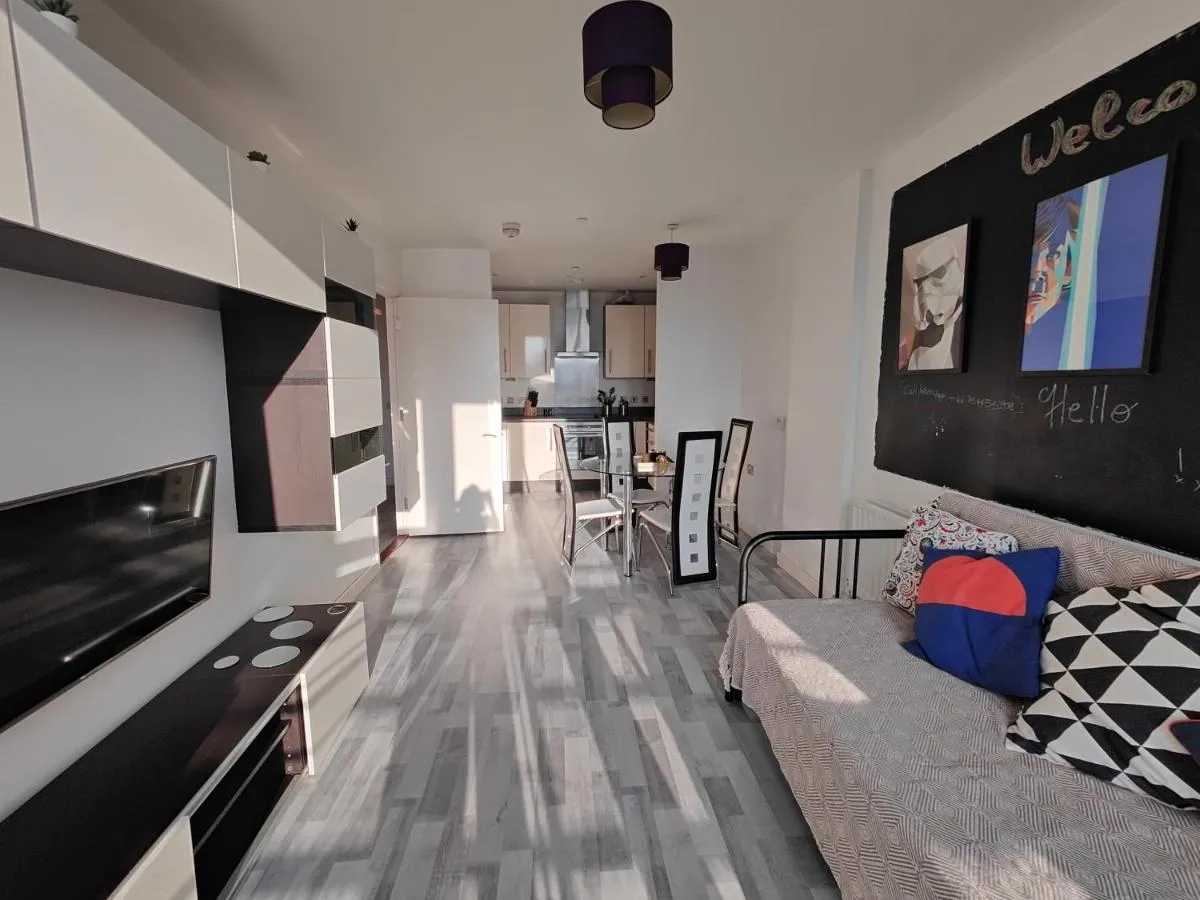 Image 5 of GioGio – Comfortable Stratford Flat with Stunning Views