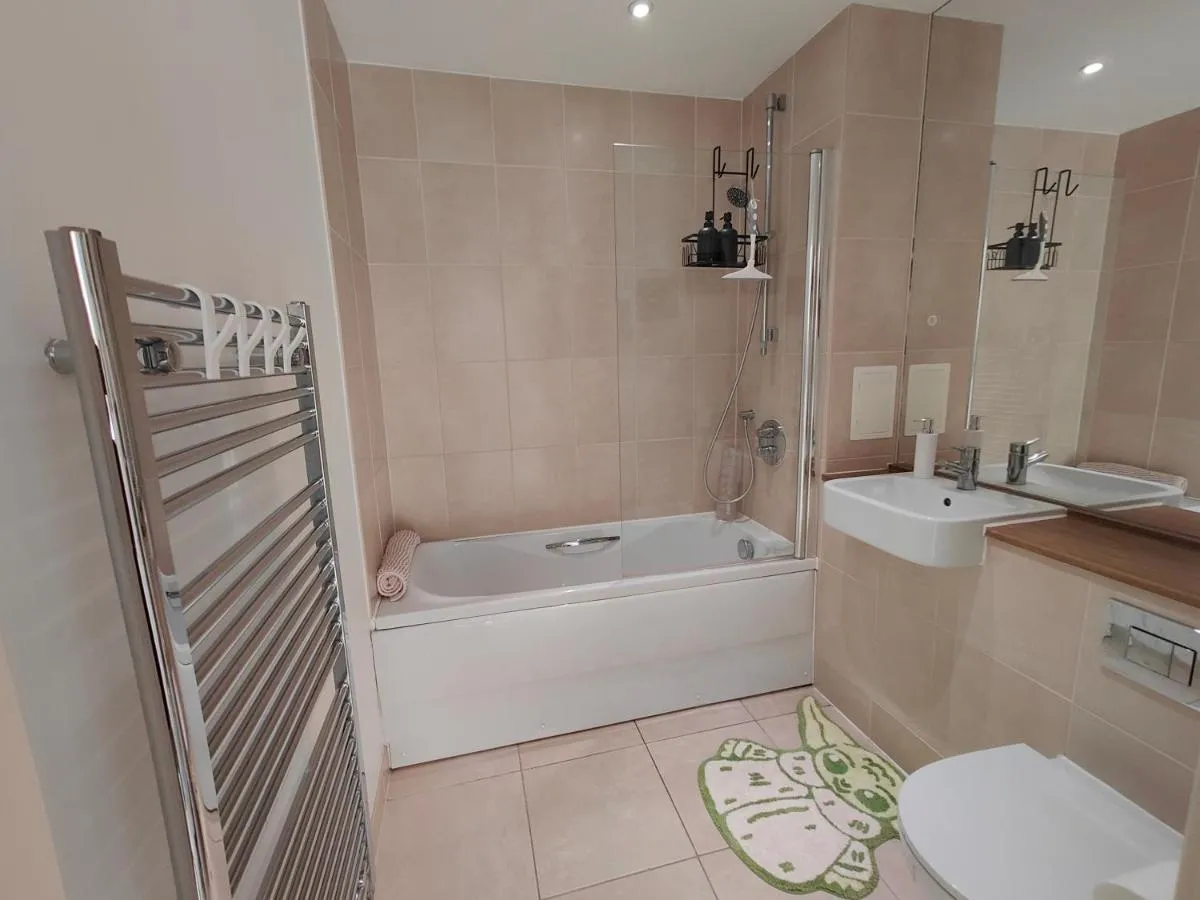 Image 3 of GioGio – Comfortable Stratford Flat with Stunning Views