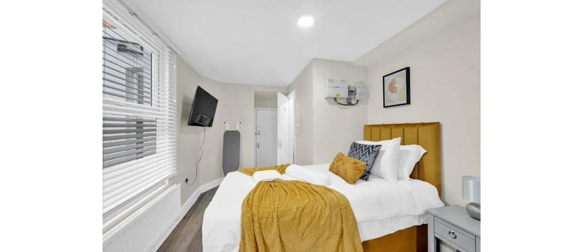Image 5 of Glimmering Comfort Spacious Studio