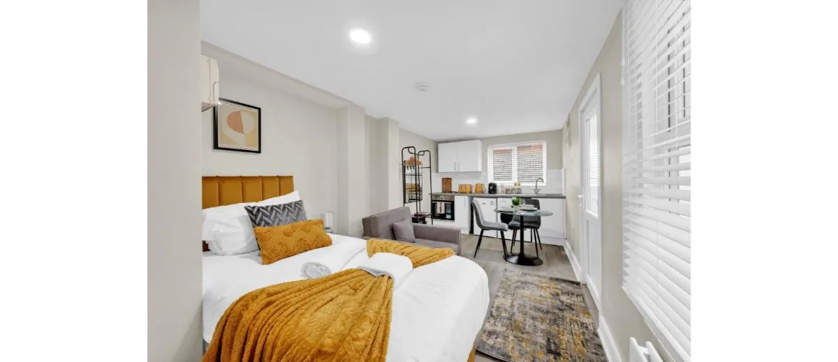 Image 3 of Glimmering Comfort Spacious Studio