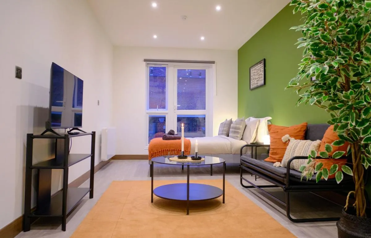 Image 4 of GoldersGreen Apartments by Sleepy