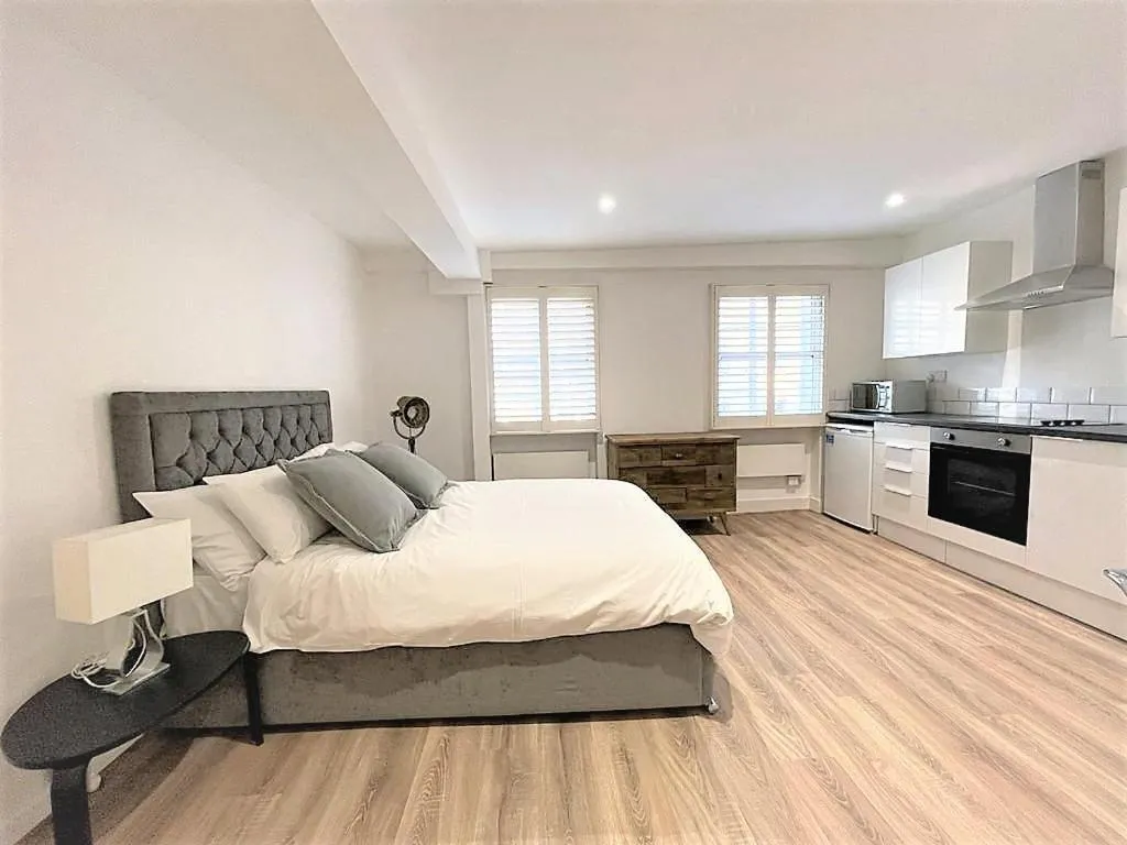Image 3 of Goodge Street Apartments