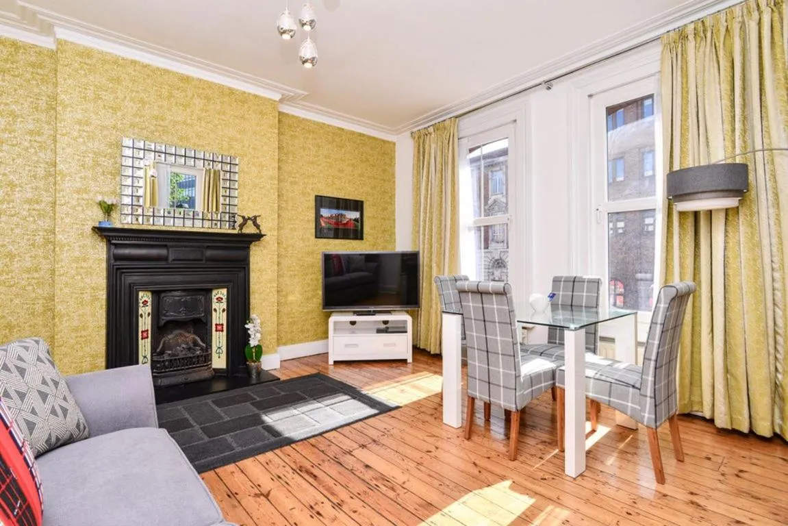 Image 5 of Gorgeous First Floor apartment near Station