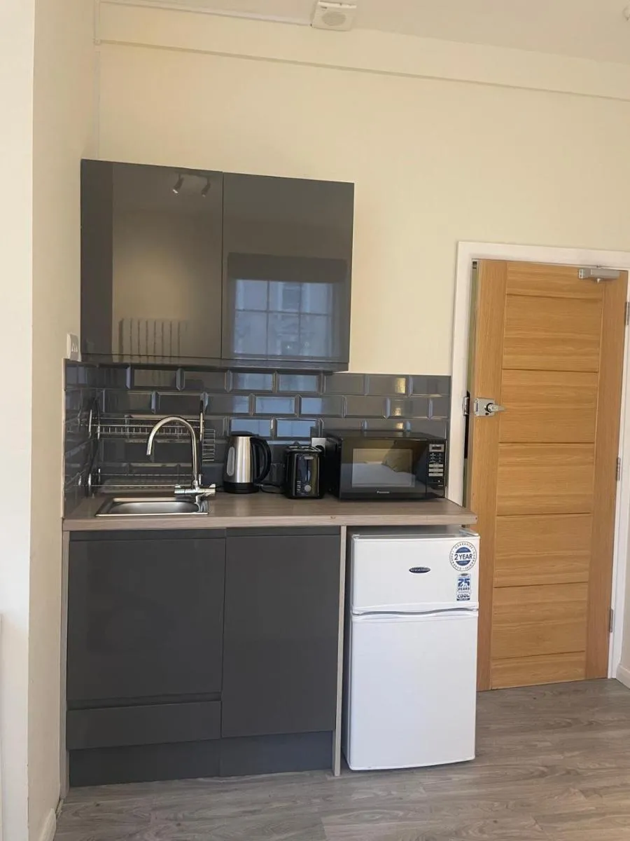 Image 3 of Grays Inn Road – Room 2