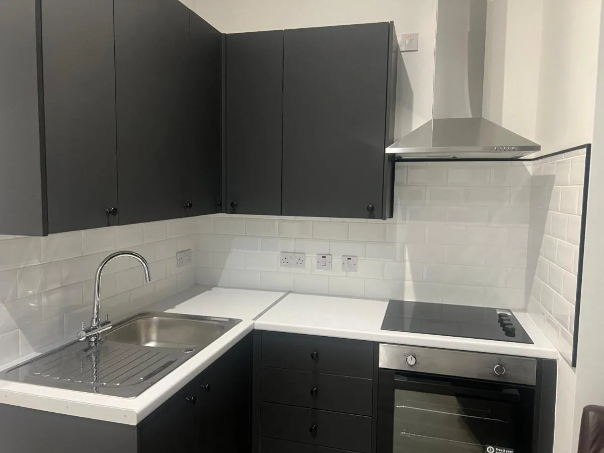 Image 5 of Great Ground Floor Studio Flat