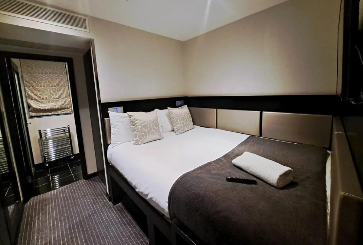 Image 5 of Great St Helen Hotel