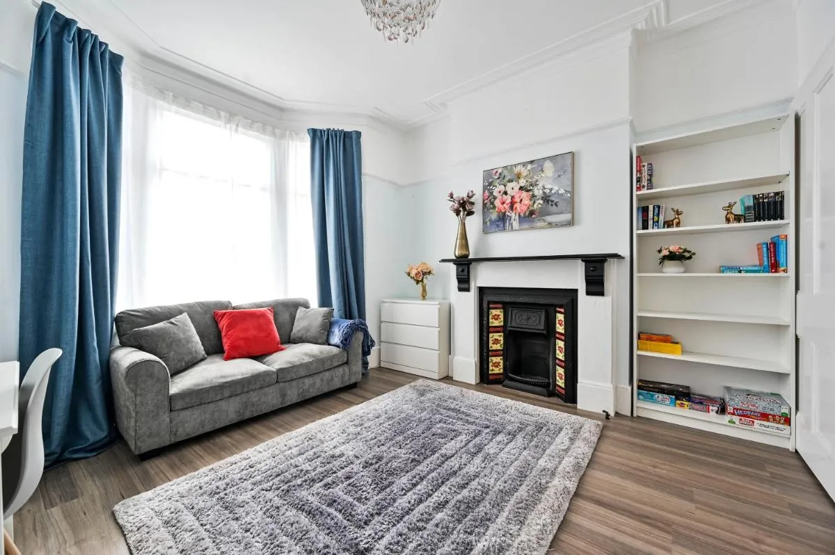 Image 5 of Greenwich Holiday Home