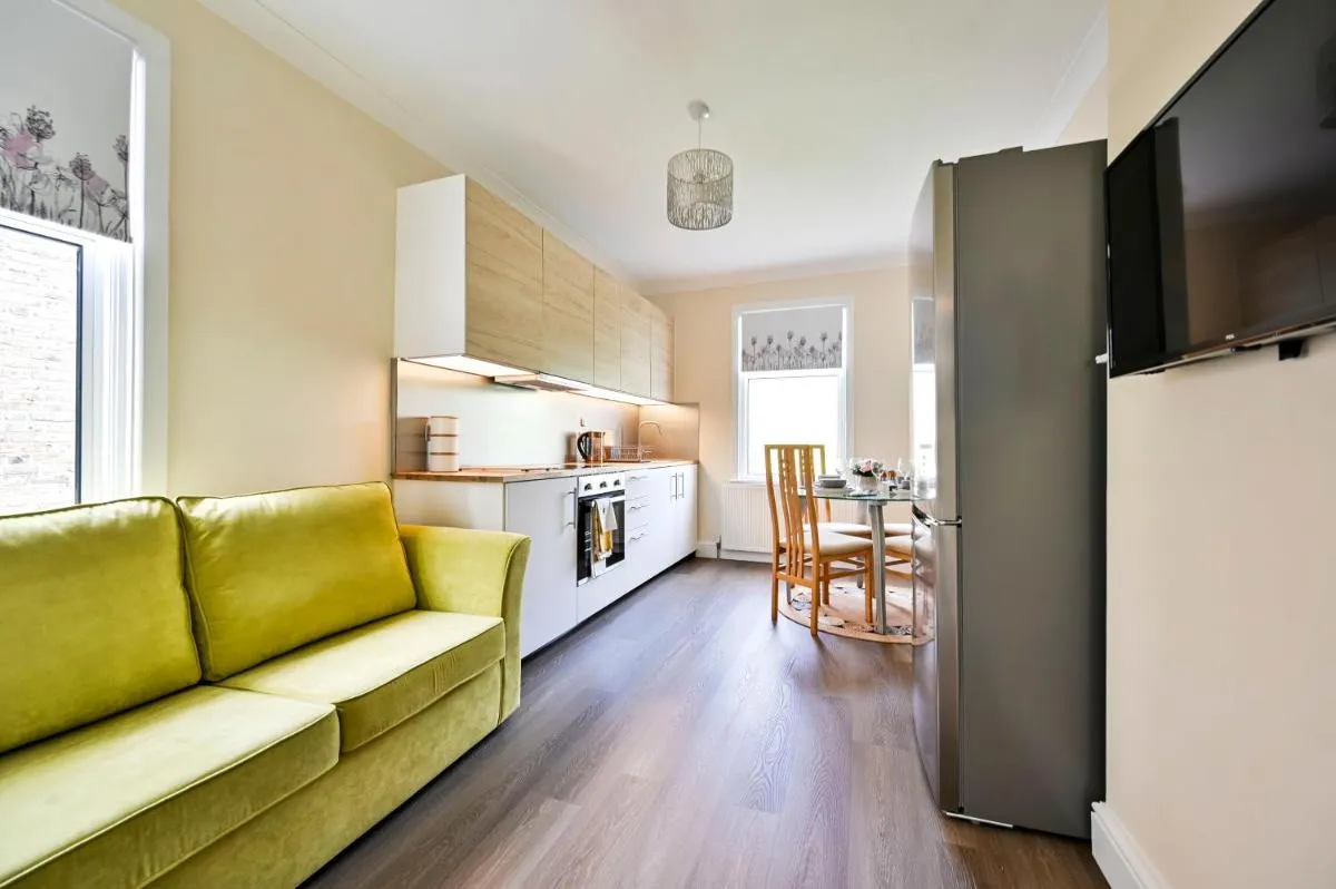 Image 4 of Greenwich Holiday Home