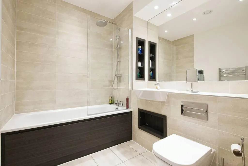 Image 3 of Greenwich O2 Apartment