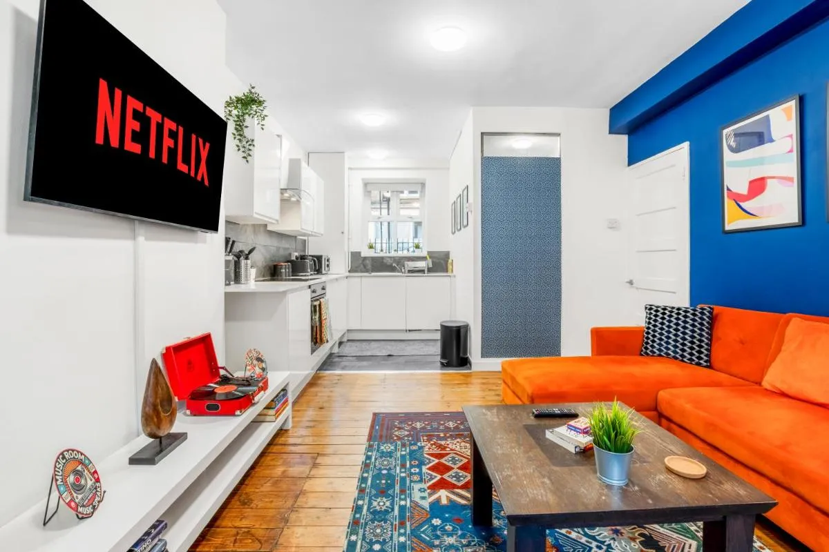 Image 4 of Ground Floor 2-Bed Apartment In Hackney