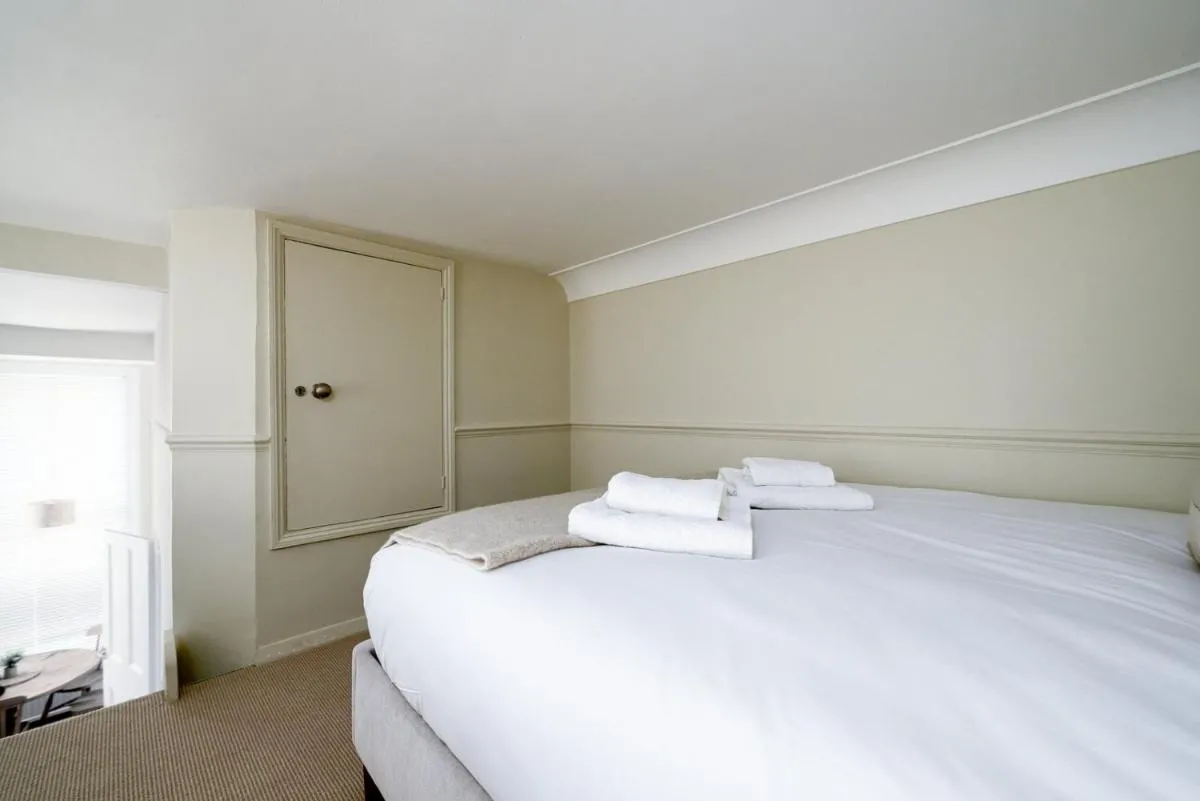 Image 5 of GuestReady – Charming Loft Apartment in Chiswick