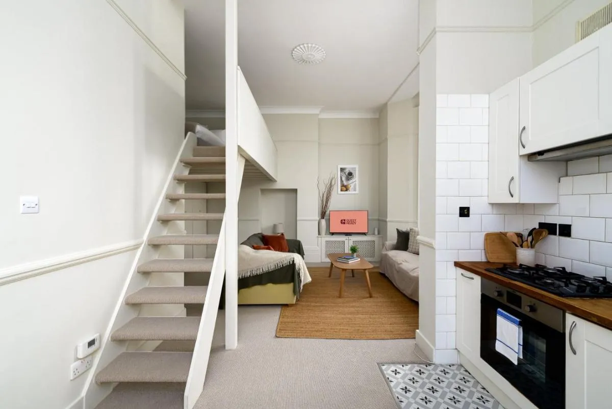 Image 3 of GuestReady – Charming Loft Apartment in Chiswick