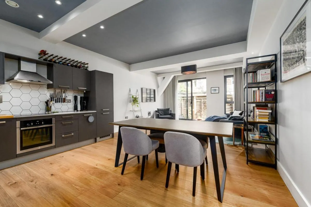 Image 3 of GuestReady – Modern Comfort in Stoke Newington