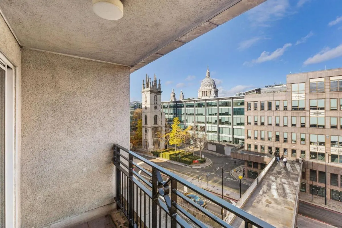 Image 4 of GuestReady – Relaxing Ensuite Room with Balcony