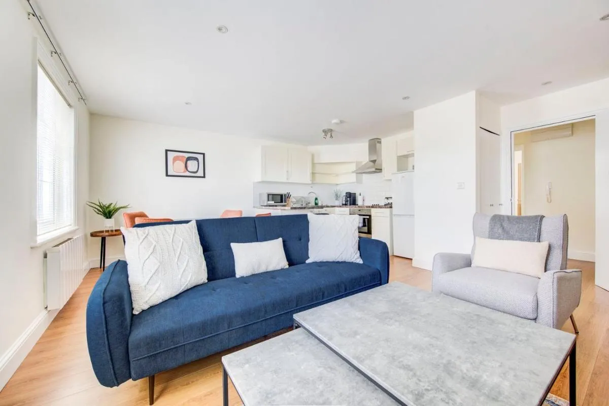 Image 5 of GuestReady – Sleek Serenity in Hammersmith