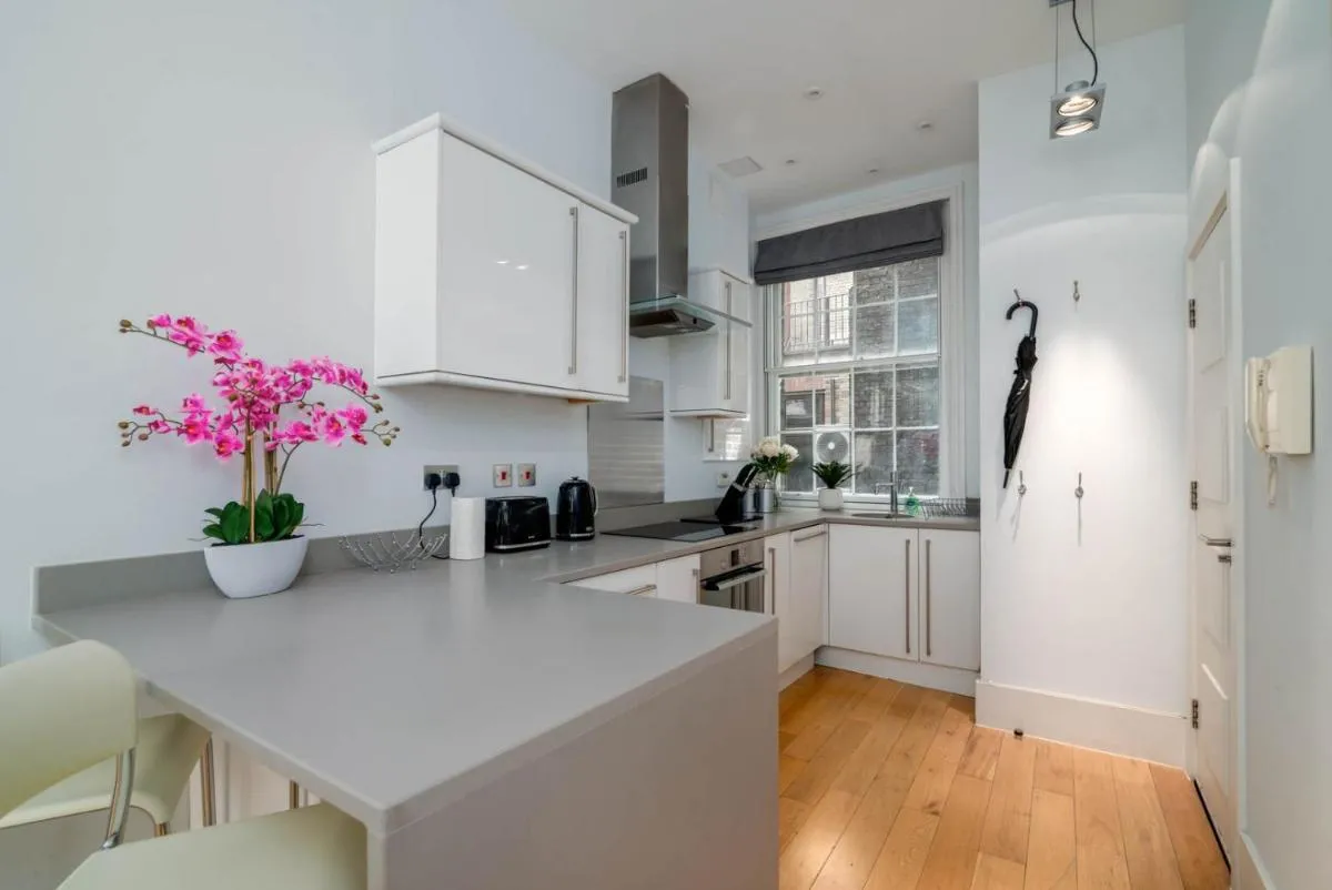 Image 5 of GuestReady – Stunning Covent Garden 2BR Duplex