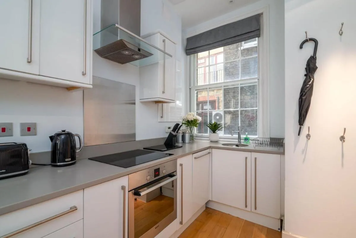 Image 3 of GuestReady – Stunning Covent Garden 2BR Duplex