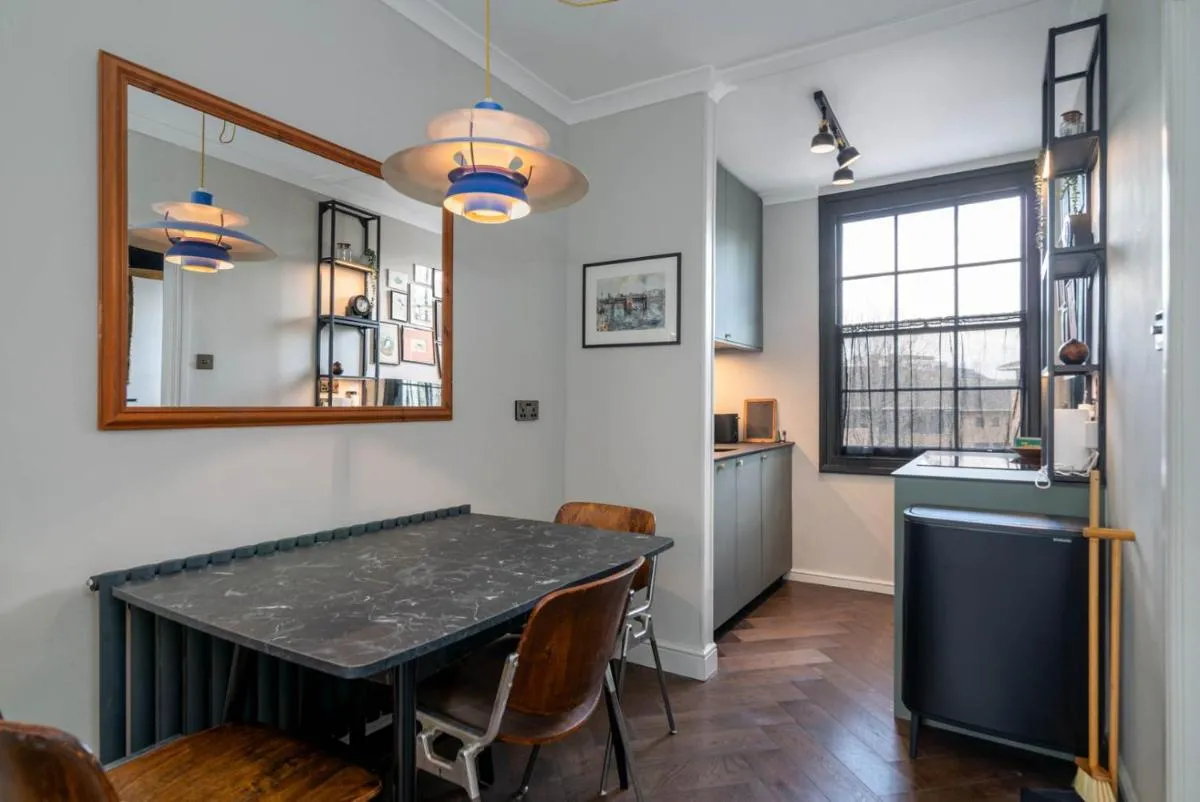 Image 4 of GuestReady – Top Floor Chic Camden Flat